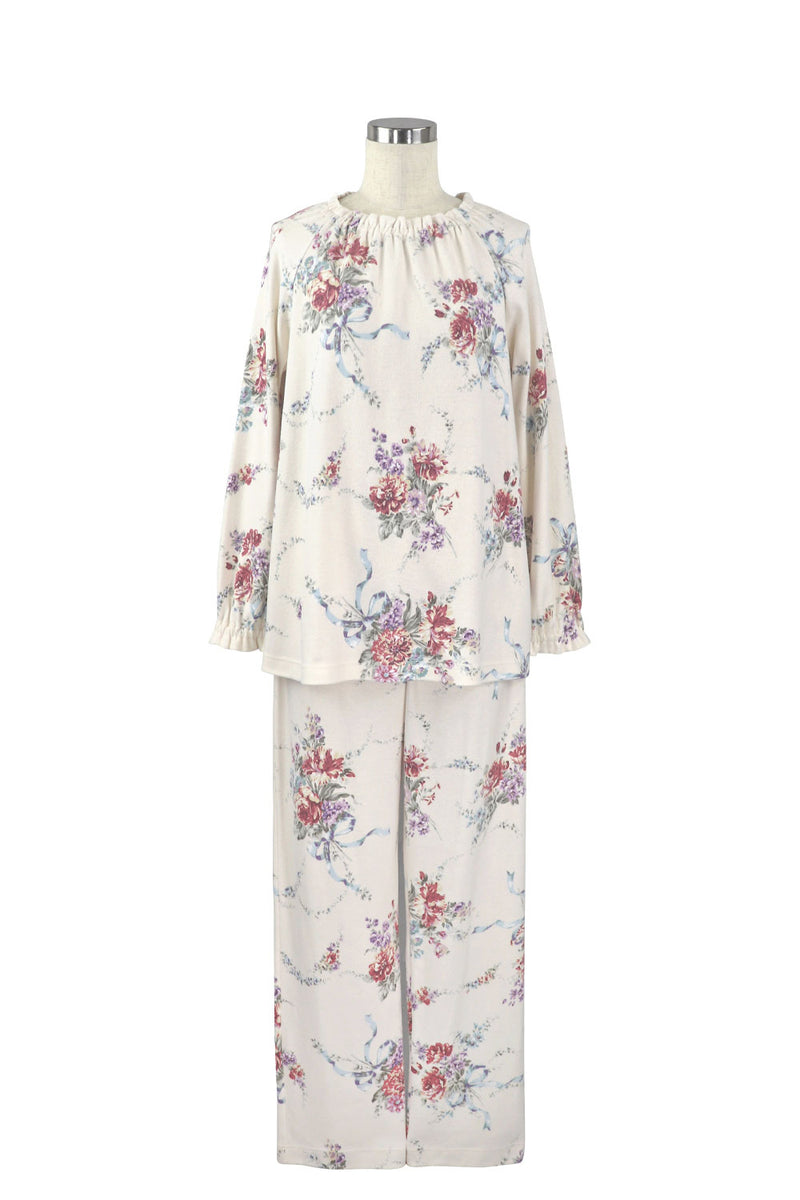 お値下げ❗️IKUKO 花柄プリントカジュアル ルームウェア 新品未使用 IKUKO(イクコ)｜綾ネル花柄プリント襟付きパジャマ/アイボリー の通販