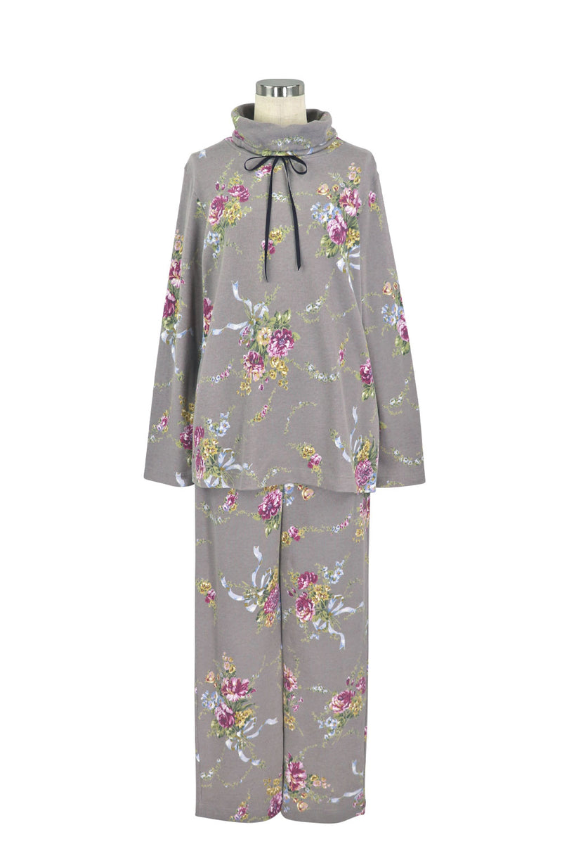 【​限​定​販​売​】 スムース花柄プリント イクコ/IKUKO ハイネックパジャマ IKUKO – ルームウェア・パジャマ
